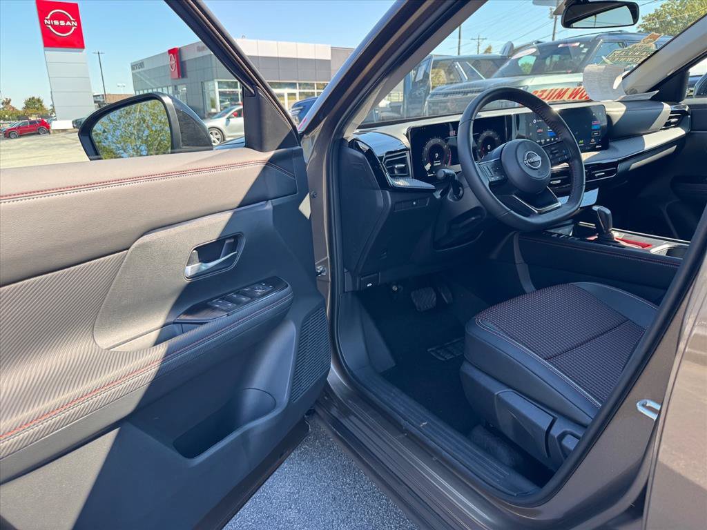 Certified 2026 Nissan Kicks SR AWD/4WD image 13