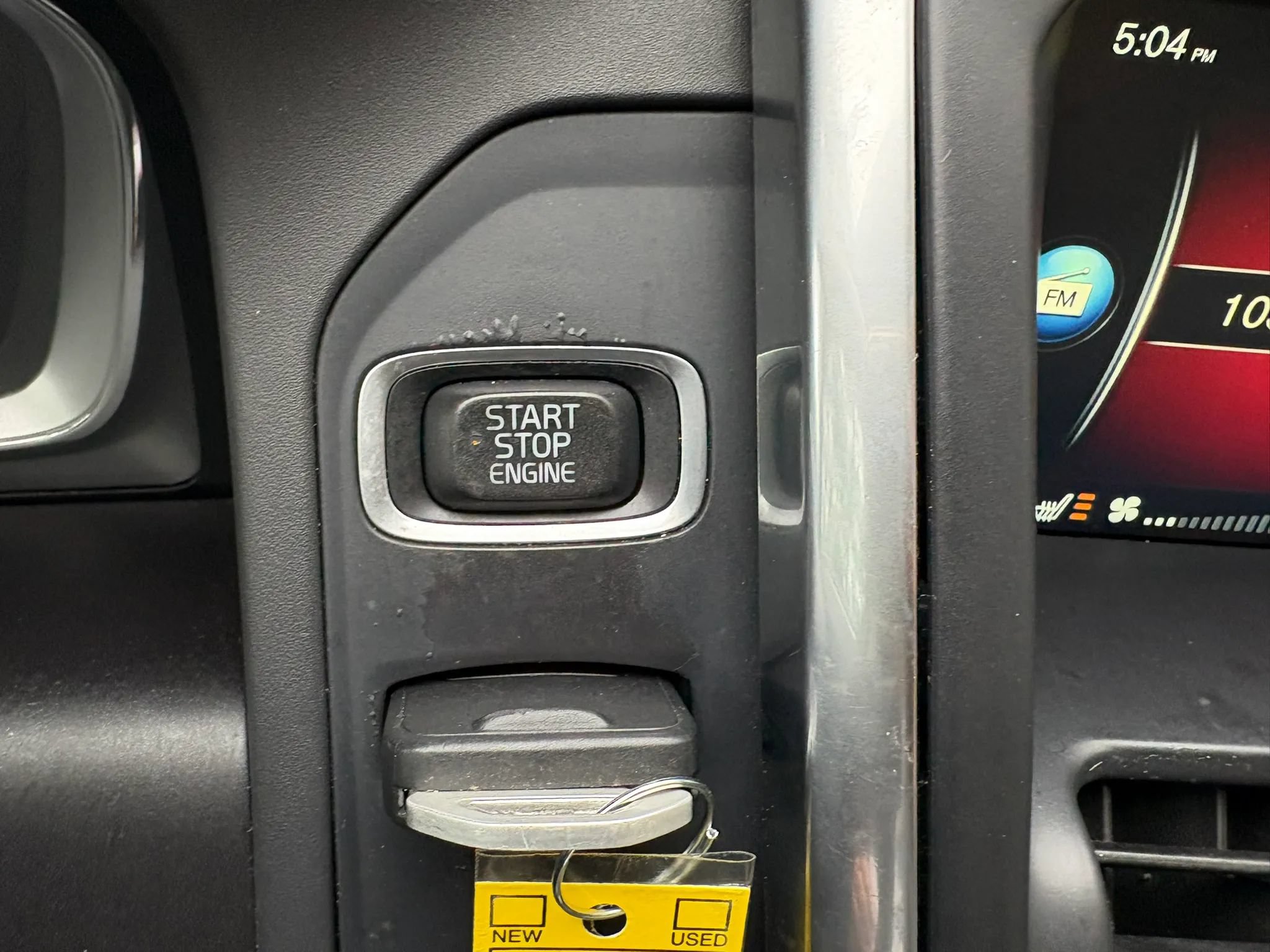 Used 2016 Volvo XC60 T6 w/ Proximity Package AWD/4WD image 41