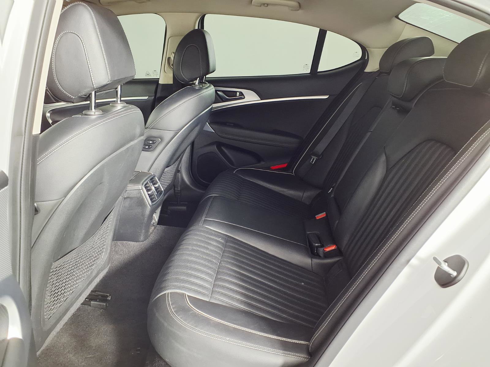 Certified 2022 Genesis G70 3.3T image 13