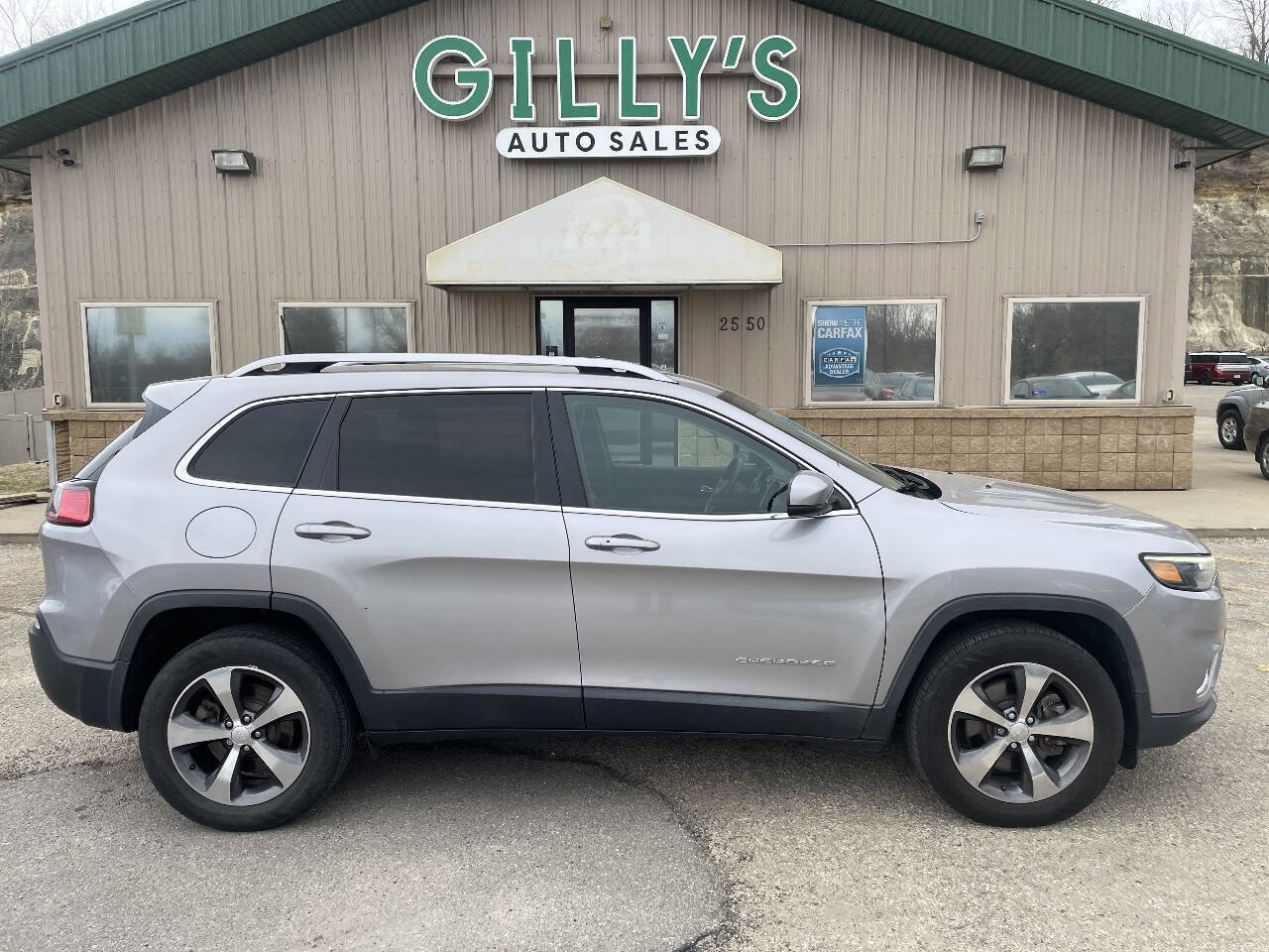 Used 2019 Jeep Cherokee Limited image 1