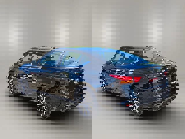 Used 2024 Nissan Altima 2.5 SV image 7