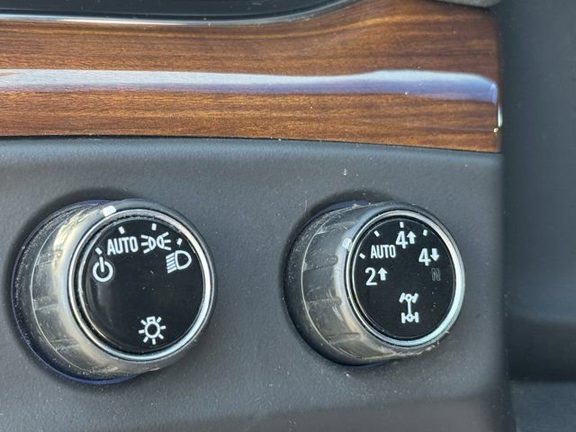 Used 2016 Cadillac Escalade Luxury AWD/4WD image 5