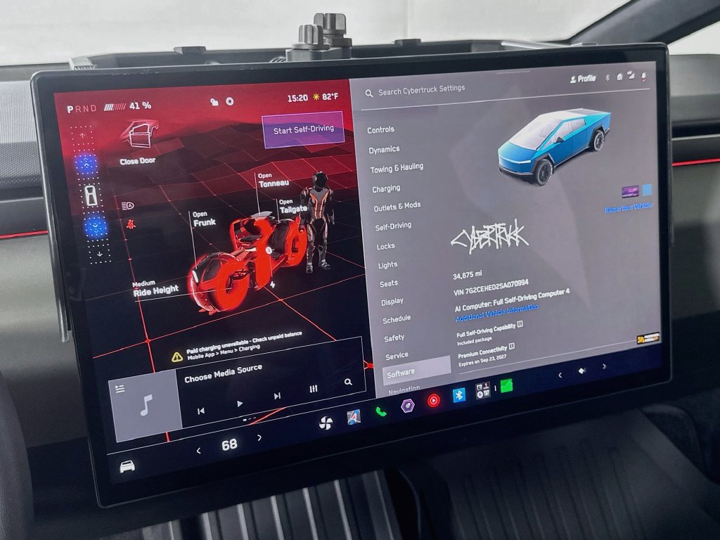 Used 2025 Tesla Cybertruck AWD Crew Cab image 25