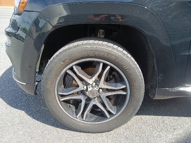 Used 2020 Jeep Grand Cherokee Summit AWD/4WD image 10