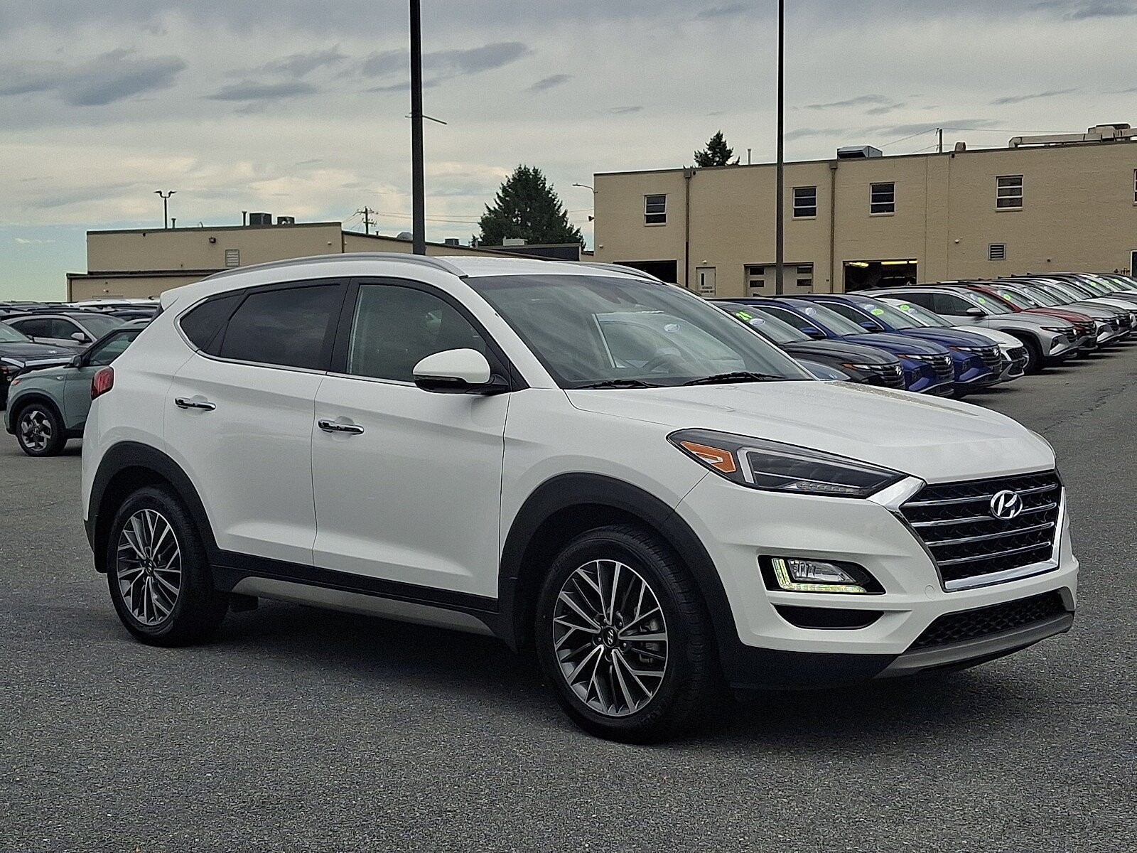 Used 2021 Hyundai Tucson Limited AWD/4WD image 3