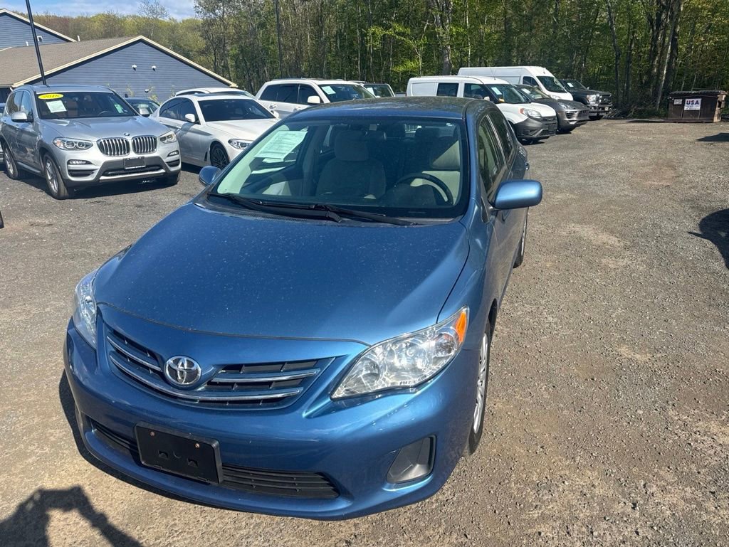 Used 2013 Toyota Corolla LE FWD image 3