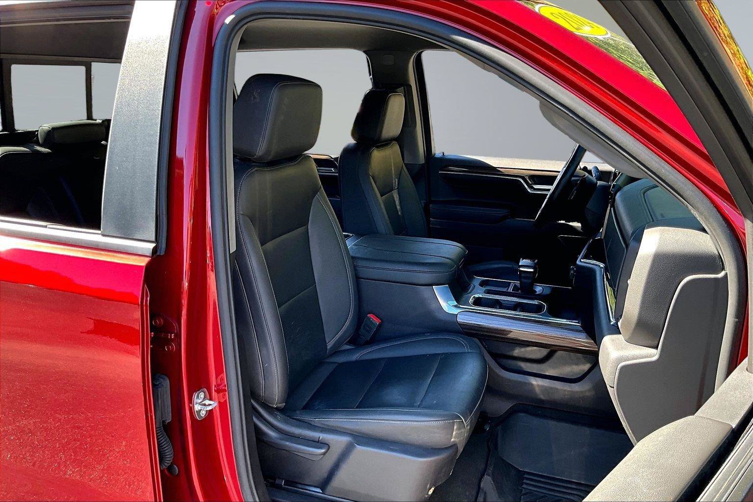 Used 2024 Chevrolet Silverado 1500 LT Trail Boss w/ Convenience Package II AWD/4WD image 7
