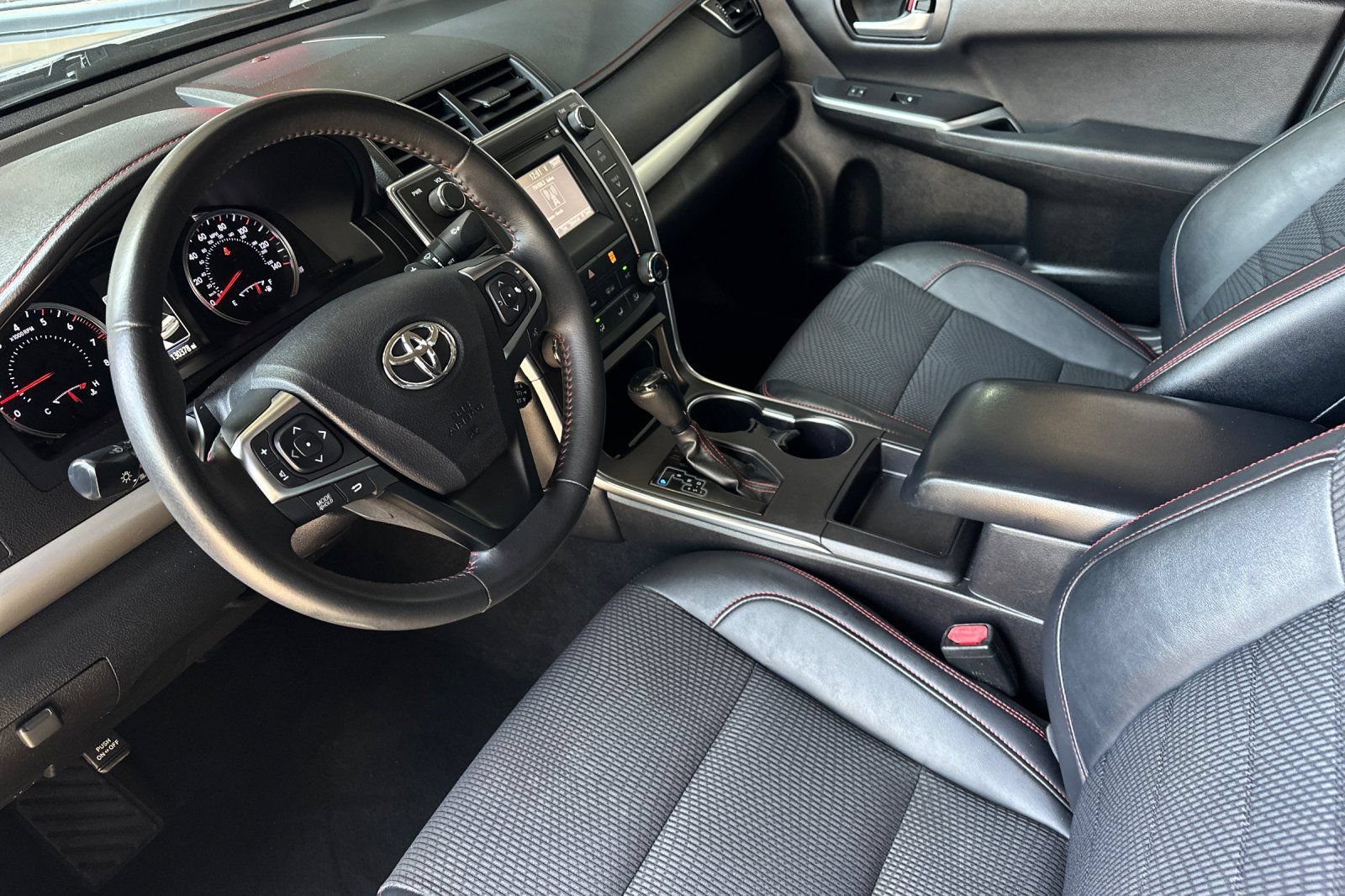 Used 2017 Toyota Camry SE FWD image 10