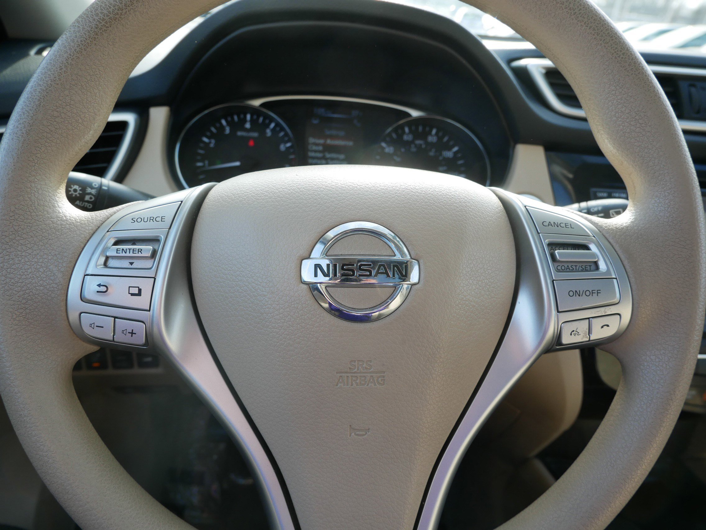 Used 2014 Nissan Rogue SV w/ SV Premium Package image 25