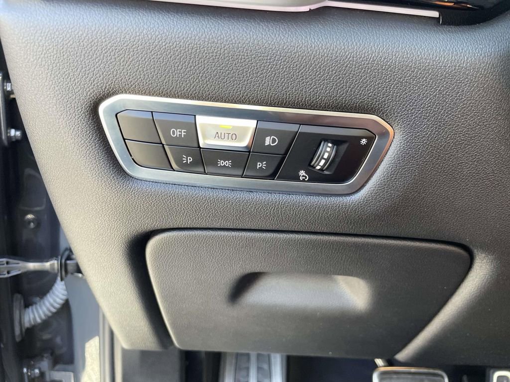 Used 2022 BMW X5 M50i image 21