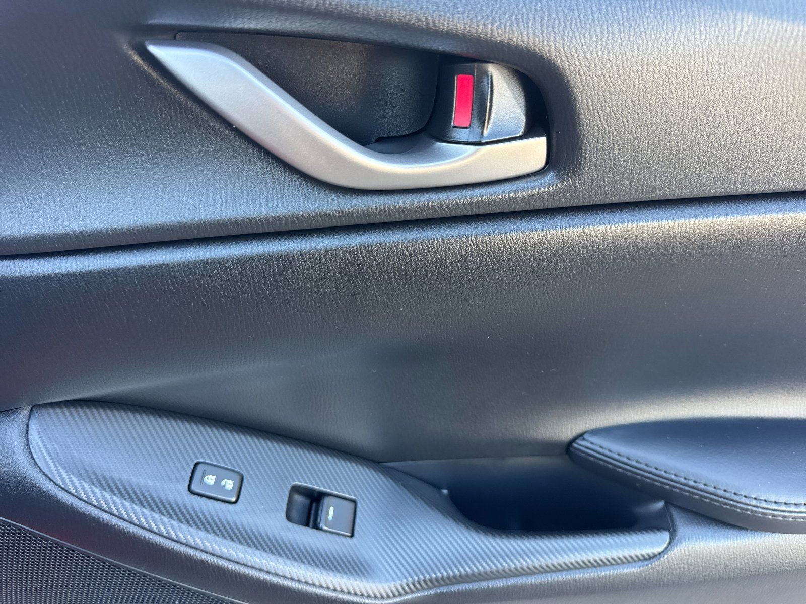 Used 2022 MAZDA MX-5 Miata Sport RWD image 18