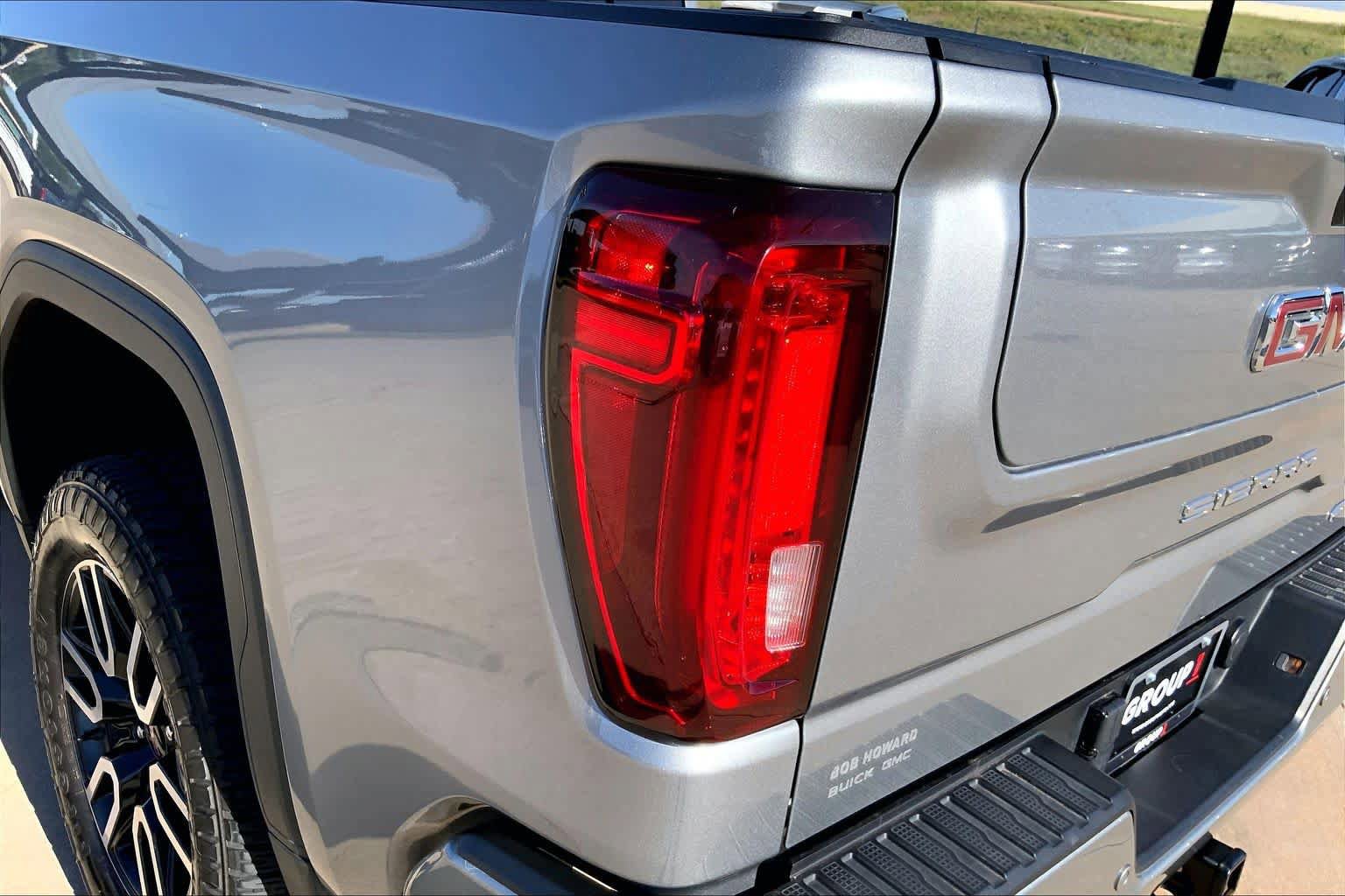 Used 2023 GMC Sierra 1500 AT4 w/ Technology Package AWD/4WD image 28