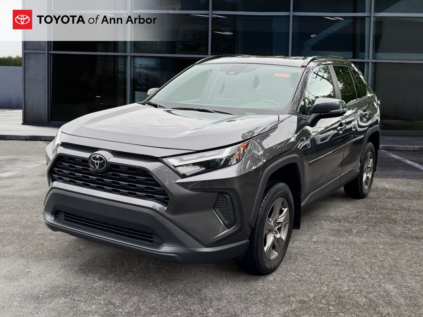 Used 2023 Toyota RAV4 XLE AWD/4WD image 7