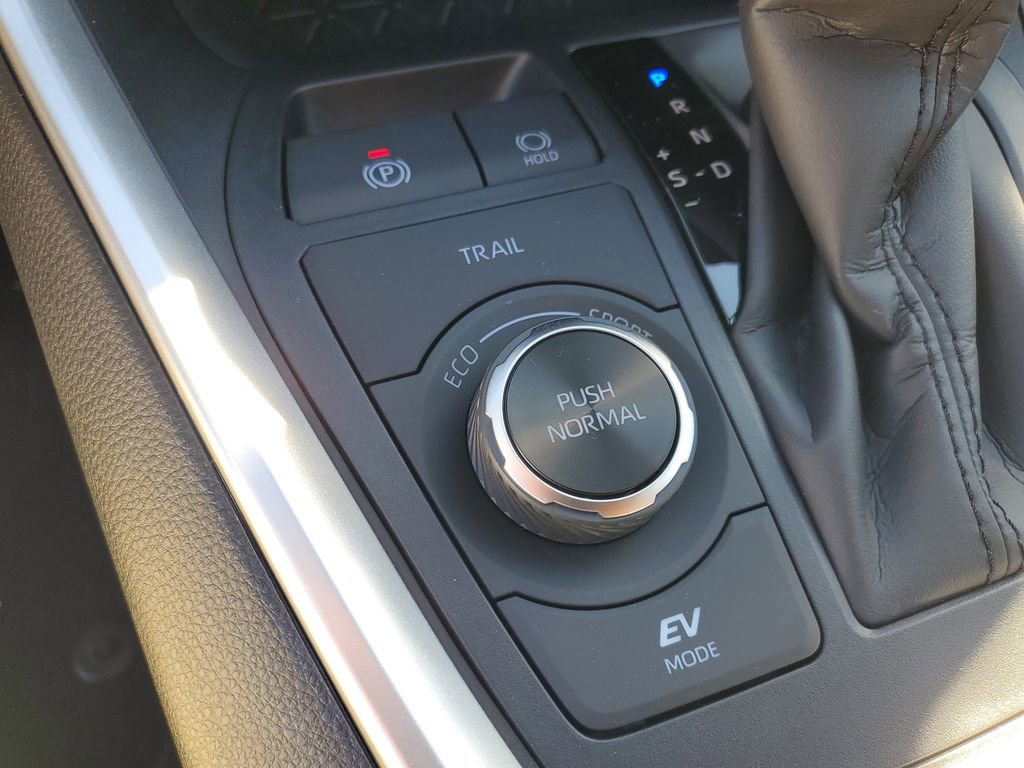 New 2025 Toyota RAV4 LE image 15