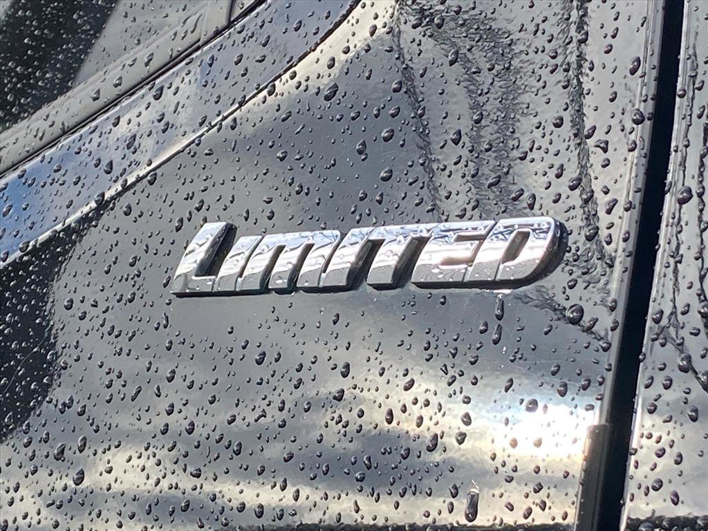 Used 2017 Toyota Tacoma Limited image 8