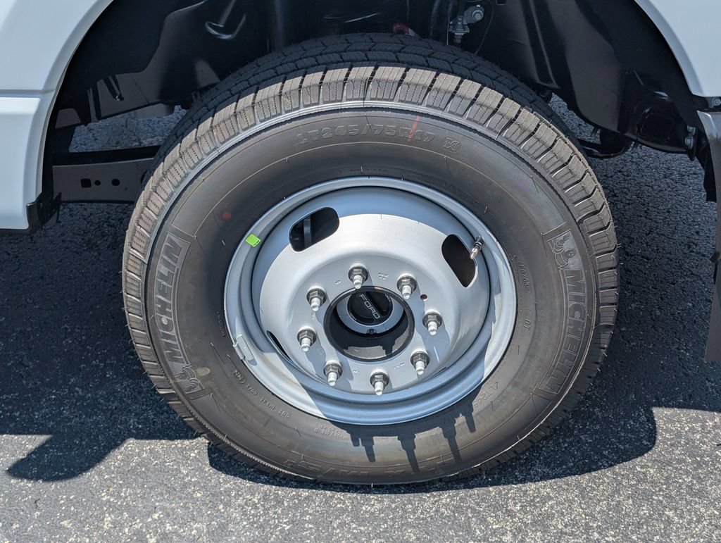 New 2026 Ford F350 XL AWD/4WD image 18