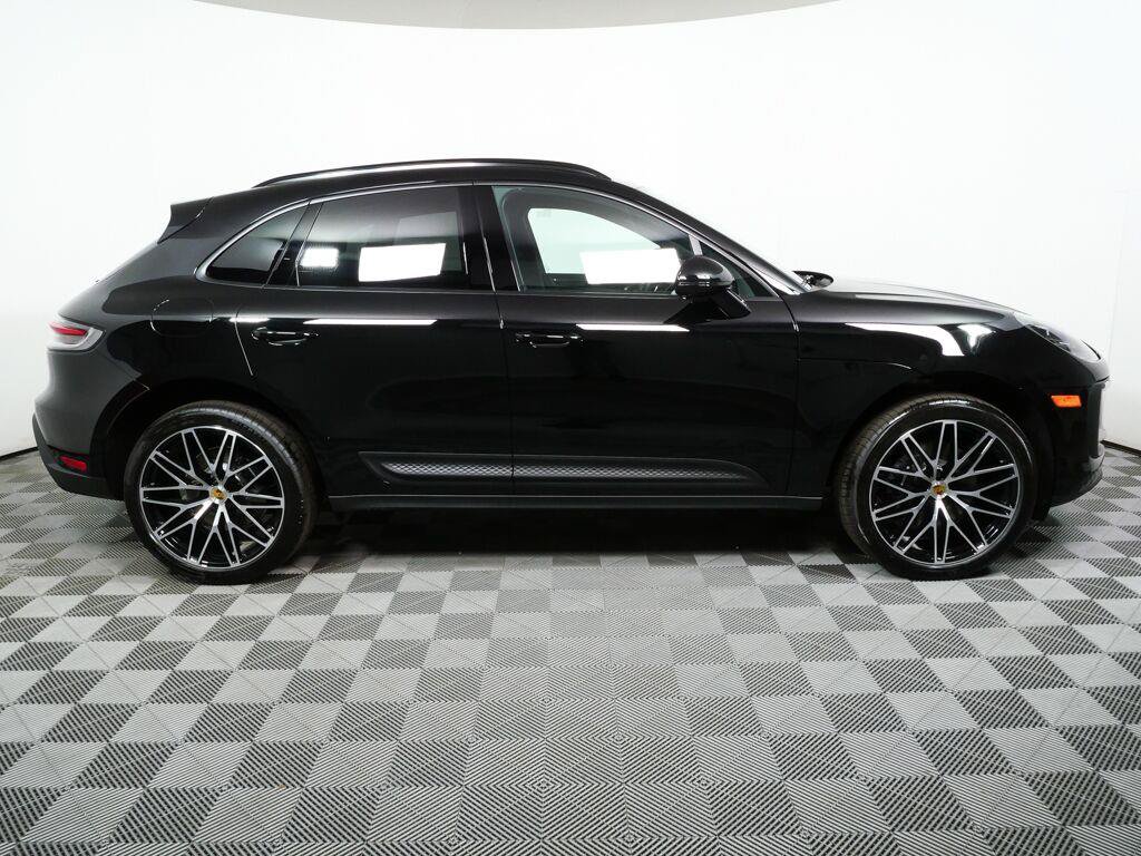 Certified 2026 Porsche Macan AWD/4WD image 26