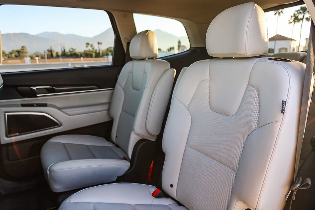 Used 2025 Kia Telluride S image 18
