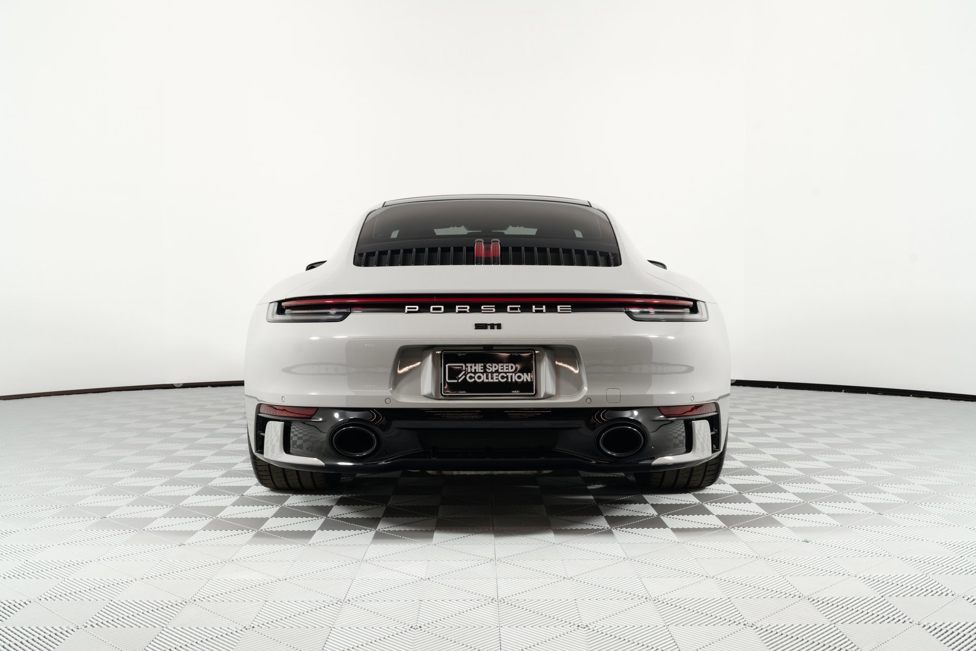 Used 2024 Porsche 911 Carrera image 6