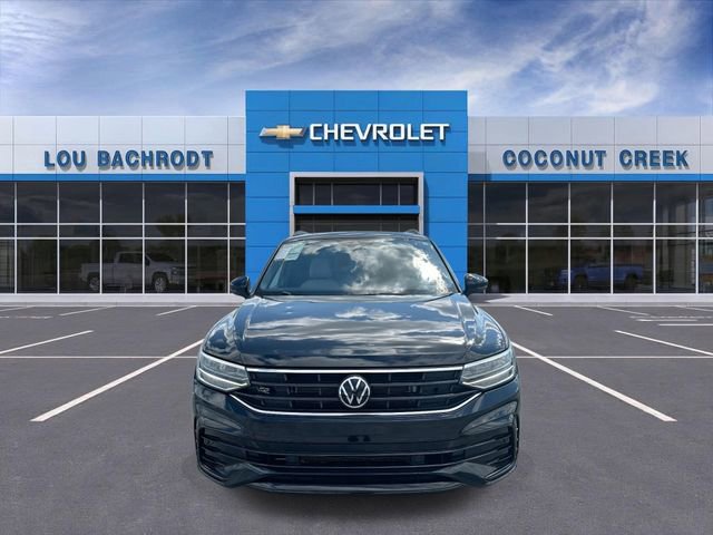 Used 2022 Volkswagen Tiguan SE R-Line image 3