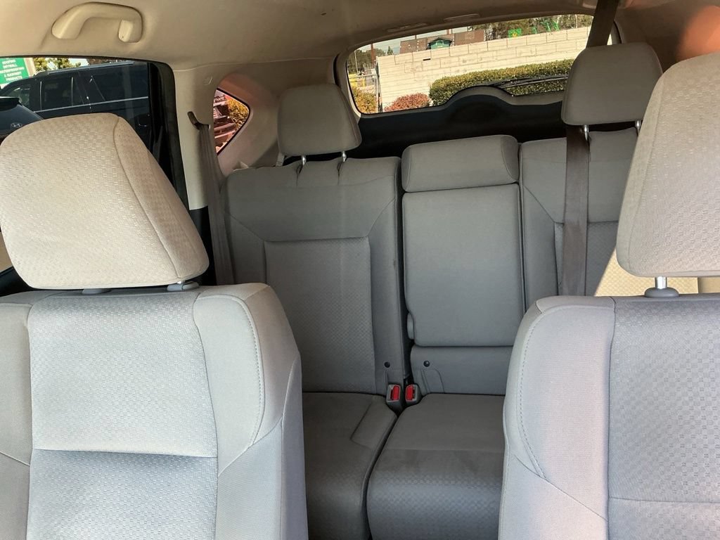 Used 2015 Honda CR-V LX image 9