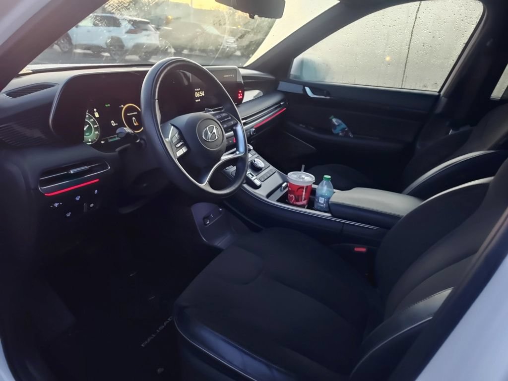 Used 2025 Hyundai Palisade Calligraphy AWD/4WD image 9