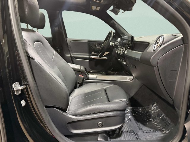 Used 2024 Mercedes-Benz GLB 250 4MATIC image 30