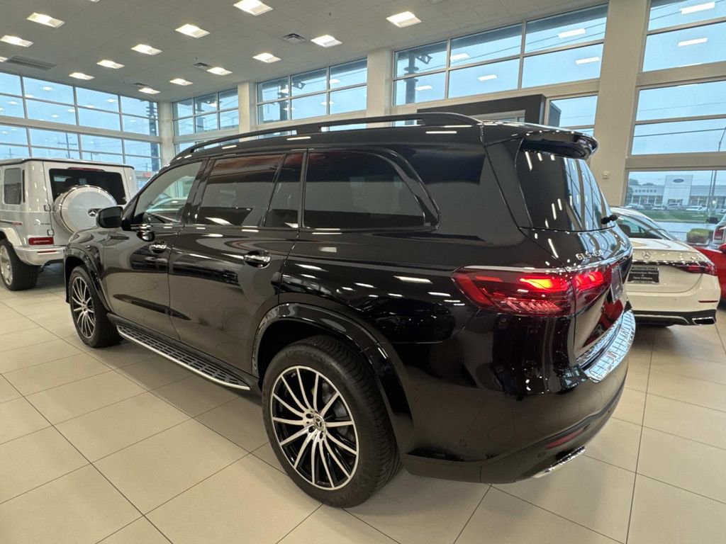 Used 2024 Mercedes-Benz GLS 450 4MATIC image 5