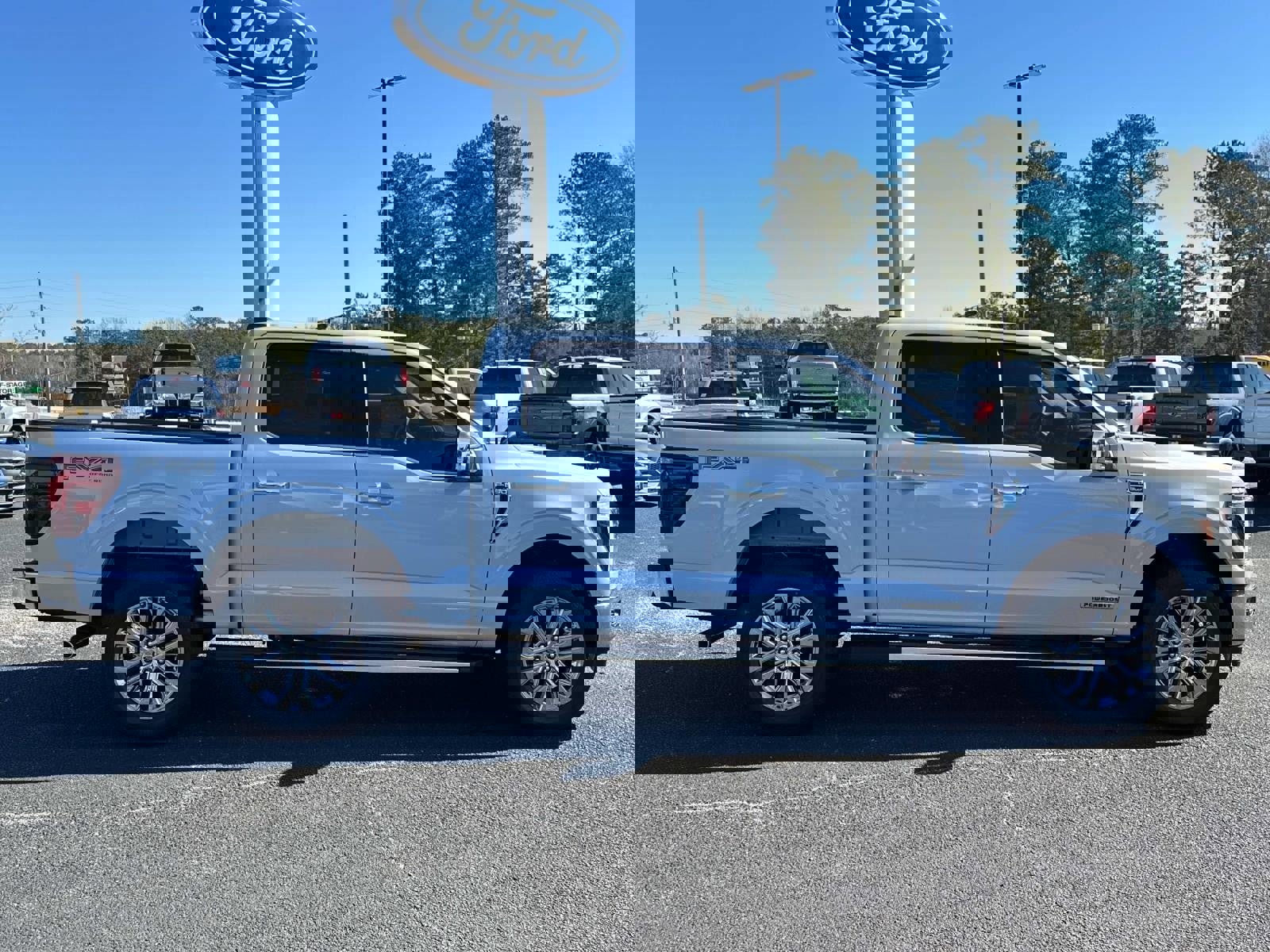 New 2025 Ford F150 Lariat w/ Equipment Group 502A High image 41