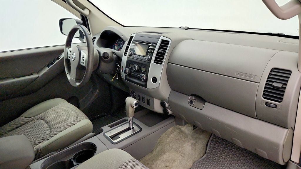 Used 2013 Nissan Frontier SV w/ SV Value Truck Pkg AWD/4WD image 24