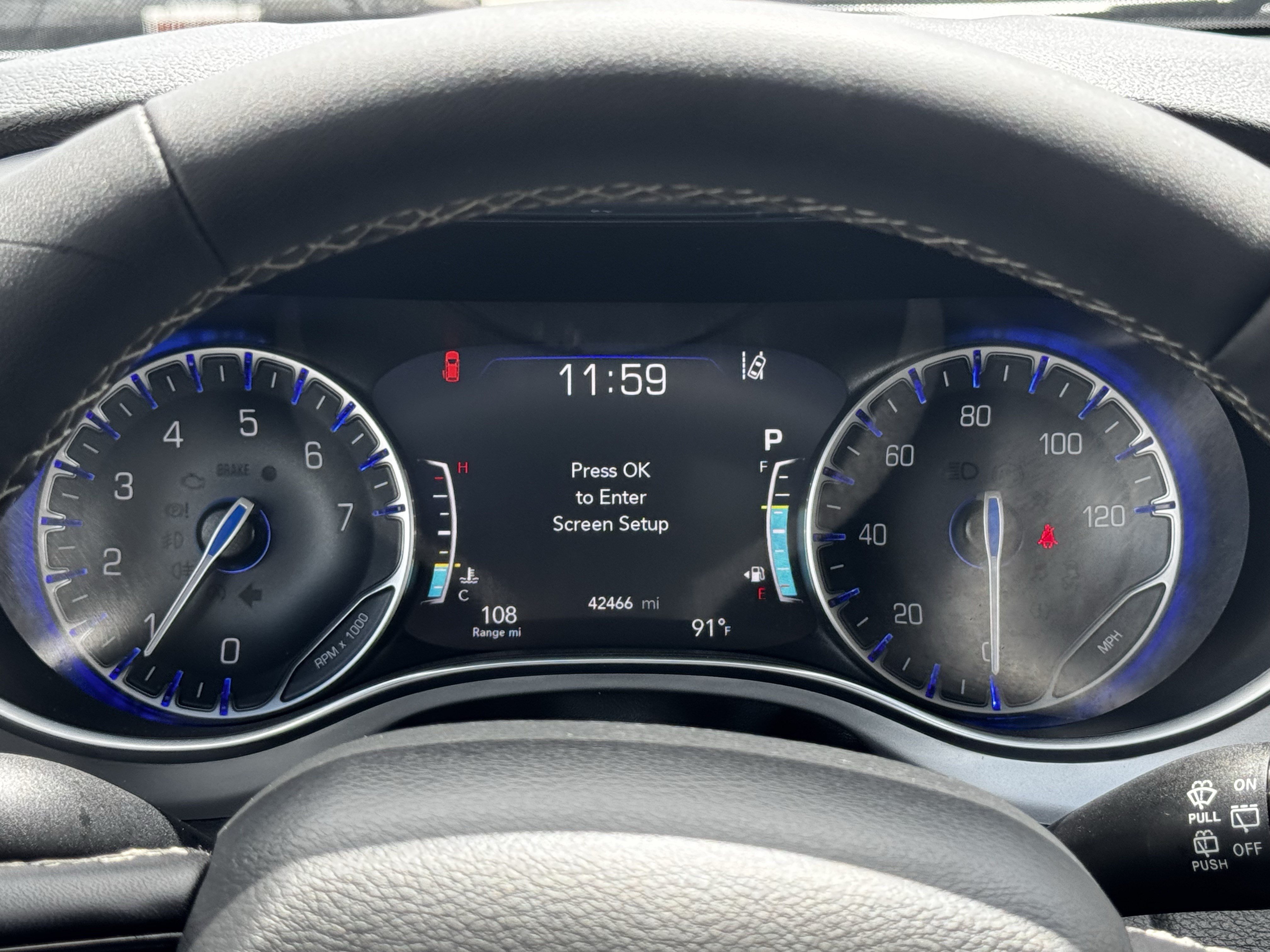 Used 2025 Chrysler Pacifica Limited FWD image 16