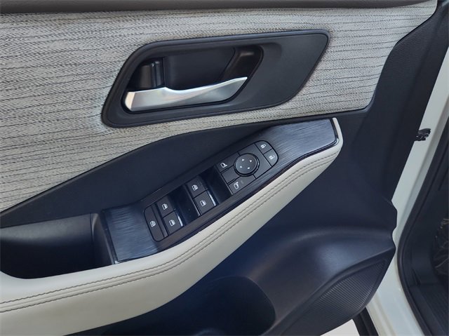 Used 2023 Nissan Rogue SV image 20