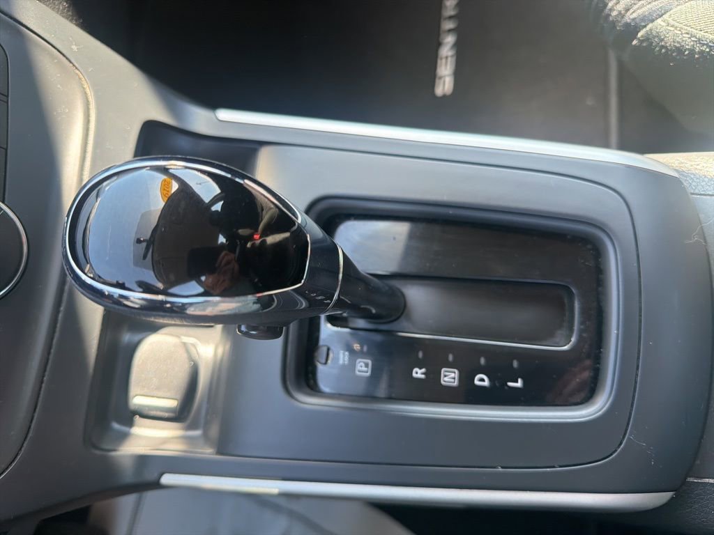 Used 2019 Nissan Sentra SV FWD image 17