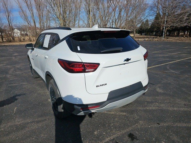 Used 2023 Chevrolet Blazer LT w/ Convenience Package image 3
