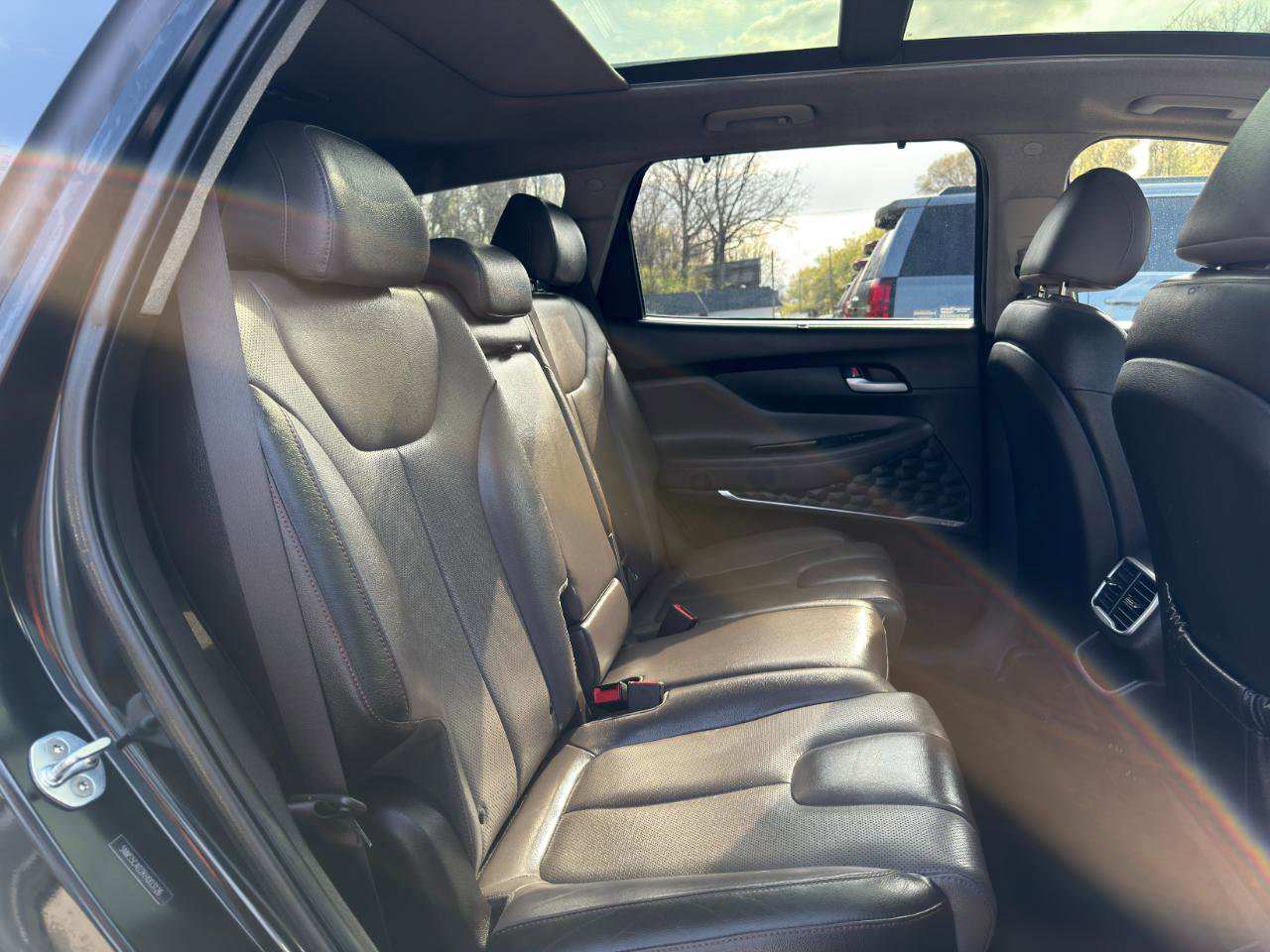 Used 2019 Hyundai Santa Fe Limited AWD/4WD image 17