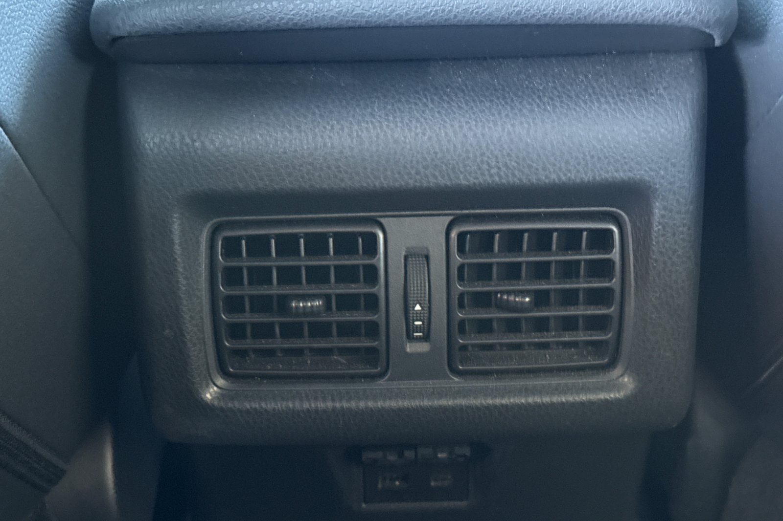 Used 2025 Toyota Camry SE FWD image 20