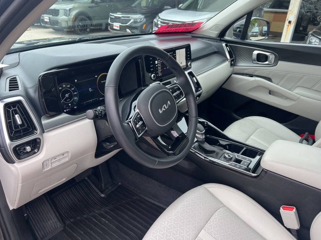 Used 2023 Kia Sorento SX image 6