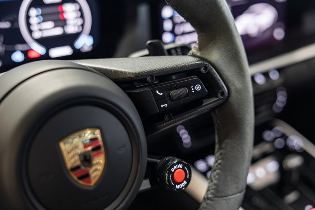Used 2025 Porsche 911 Carrera GTS image 16