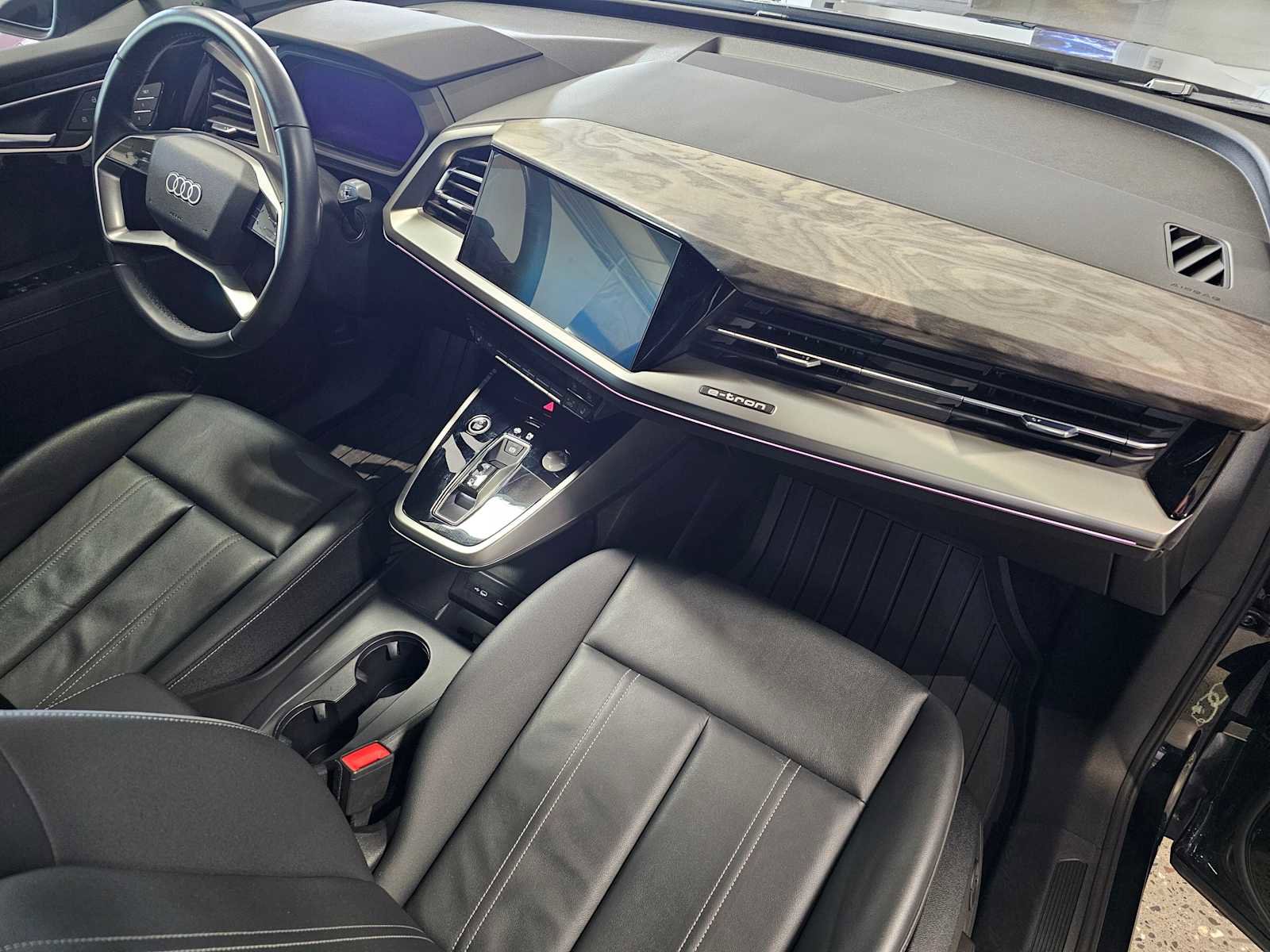 Used 2023 Audi Q4 e-tron Premium Plus w/ Premium Plus image 11