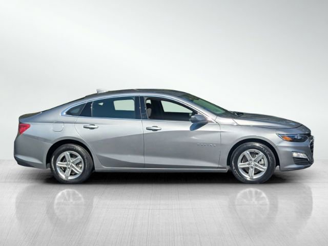 Used 2024 Chevrolet Malibu LT image 2