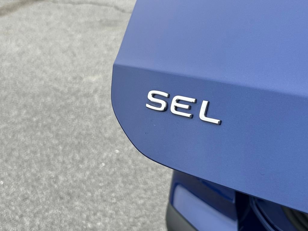 Used 2024 Volkswagen Taos SEL image 15