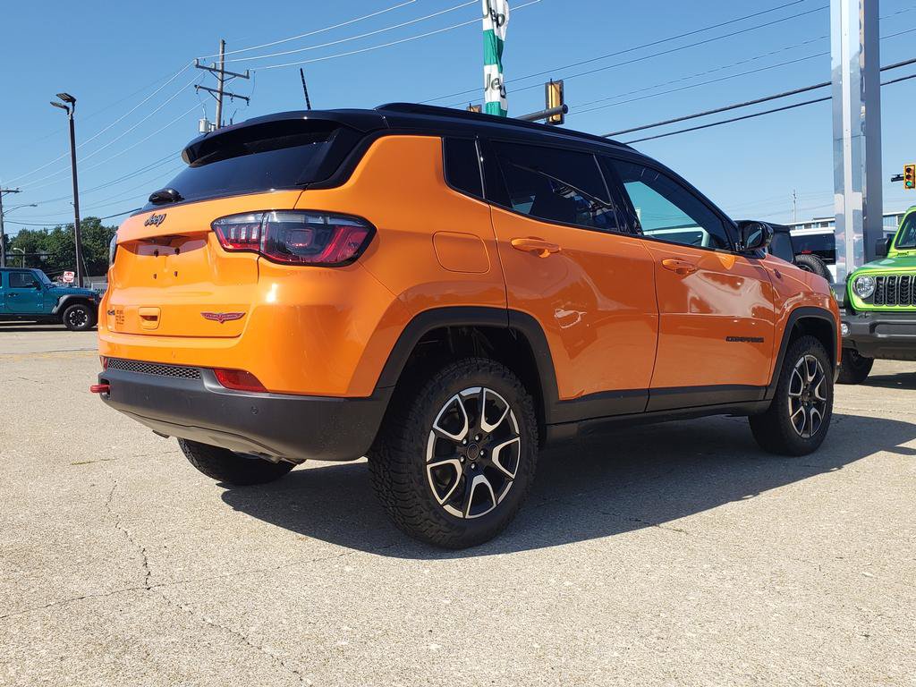 New 2026 Jeep Compass Trailhawk AWD/4WD image 3