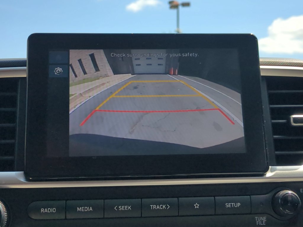 Used 2025 Hyundai Venue SEL FWD image 17