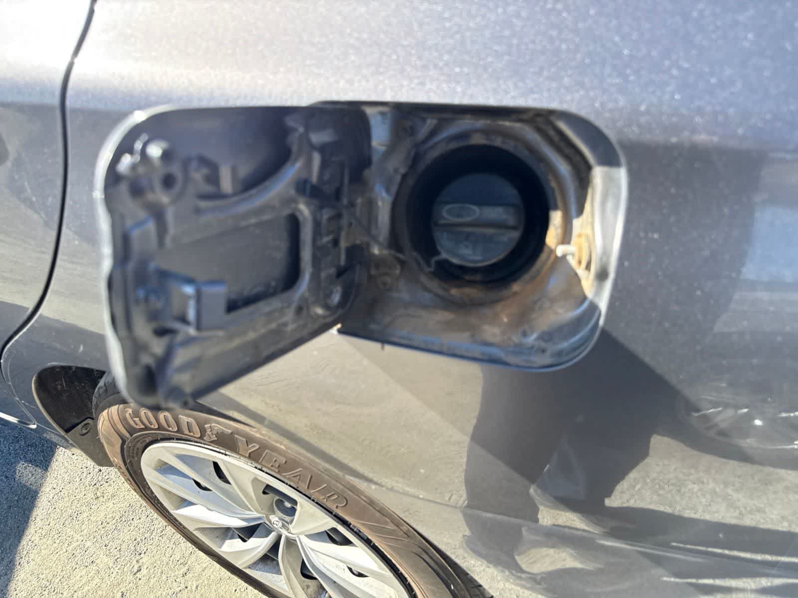 Used 2015 Toyota Camry LE FWD image 8
