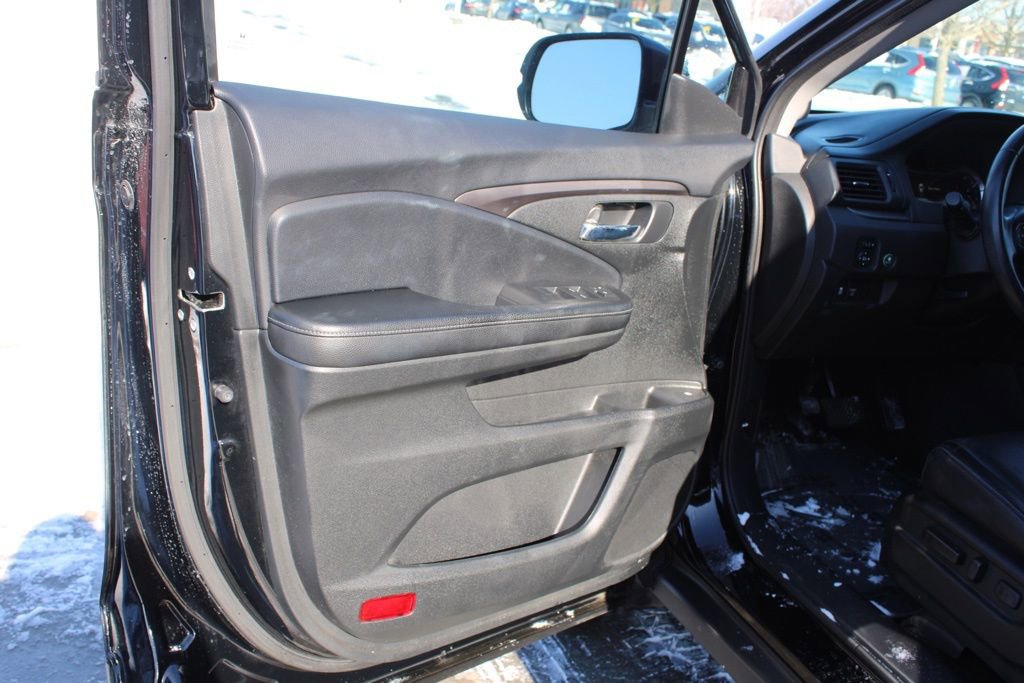 Used 2017 Honda Ridgeline RTL image 17