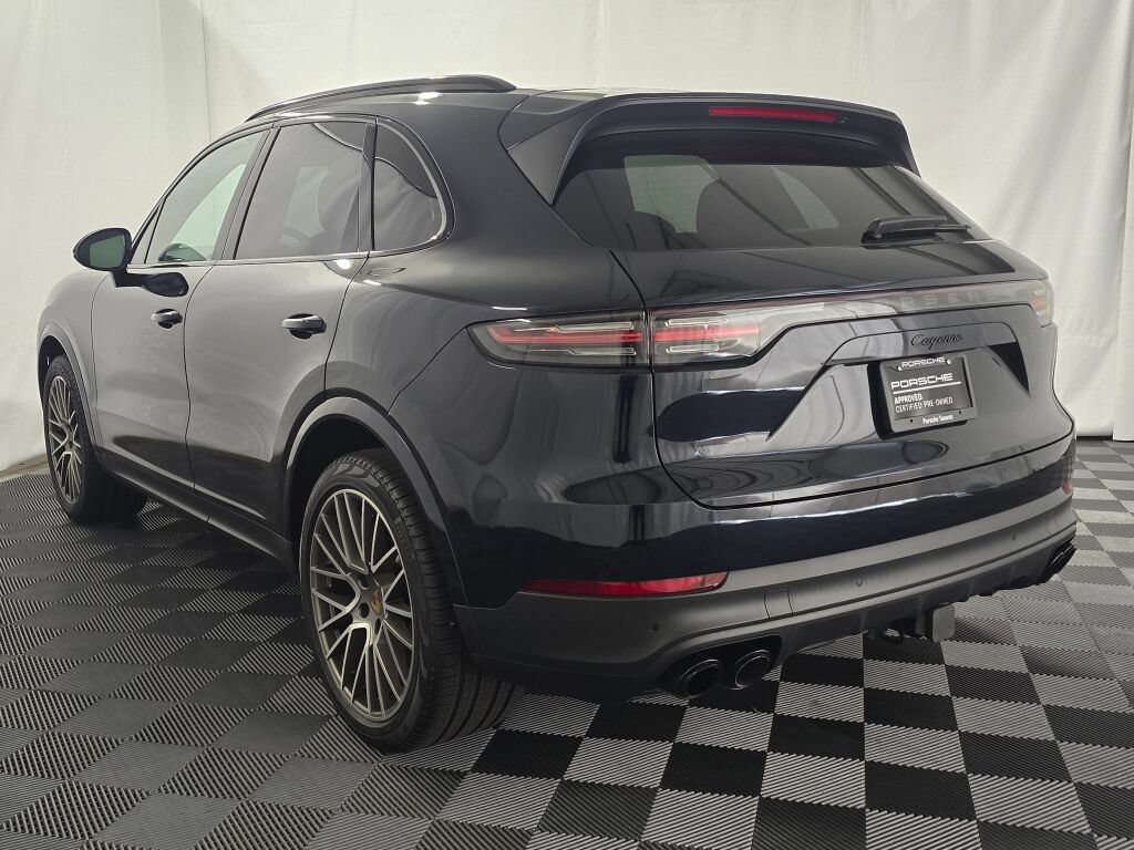 Certified 2023 Porsche Cayenne Platinum Edition AWD/4WD image 3