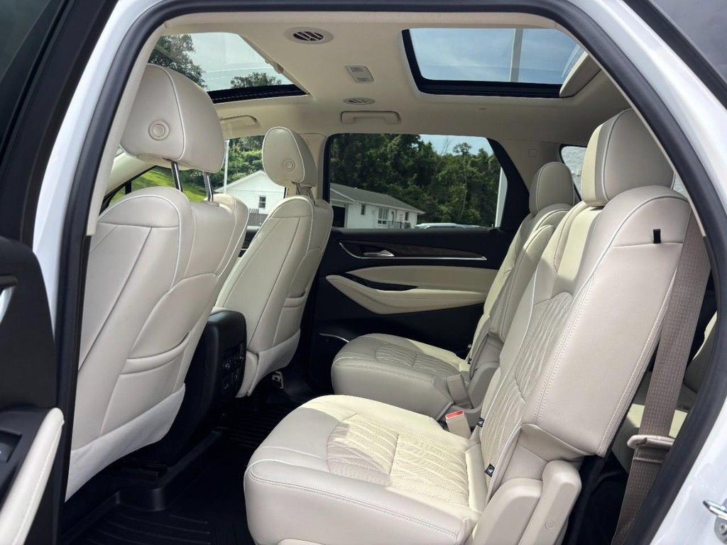 Used 2023 Buick Enclave Avenir w/ Avenir Technology Package AWD/4WD image 12