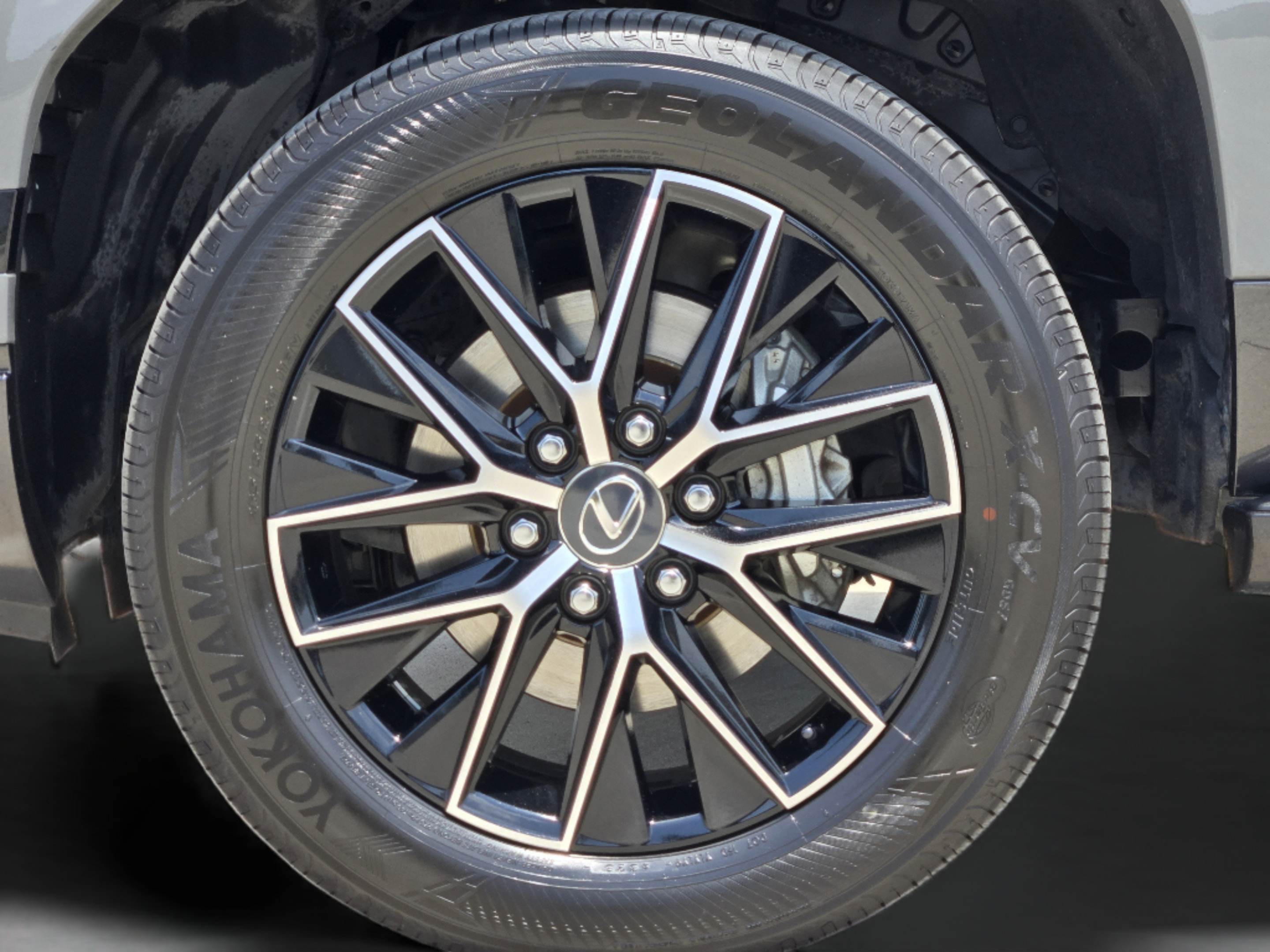 Used 2024 Lexus GX 550 w/ Cold Area Package AWD/4WD image 40