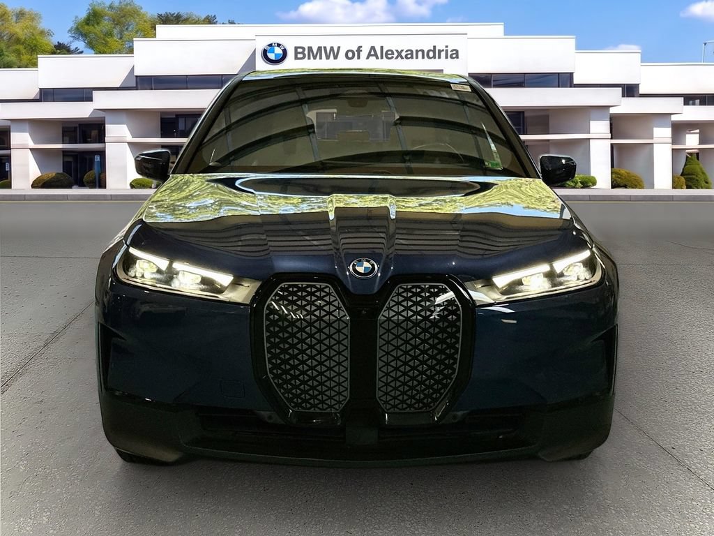 Used 2024 BMW iX xDrive50 w/ Convenience Package AWD/4WD image 2