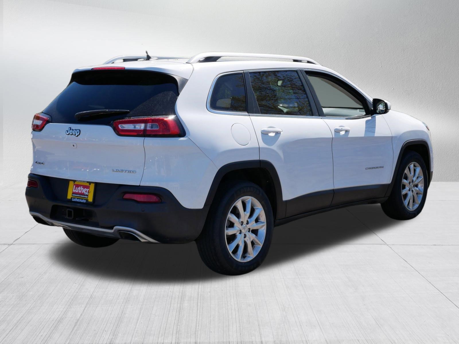 Used 2015 Jeep Cherokee Limited w/ Luxury Group AWD/4WD image 7